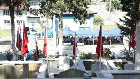 Gölcük'te şehitler dualarla anıldı
